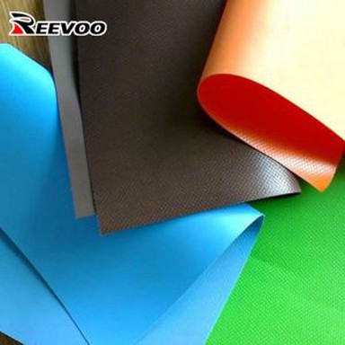 ผ้าเคลือบ PVC กันไฟ Carport วัสดุม้วนผ้าใบกันน้ำสำหรับเต็นท์